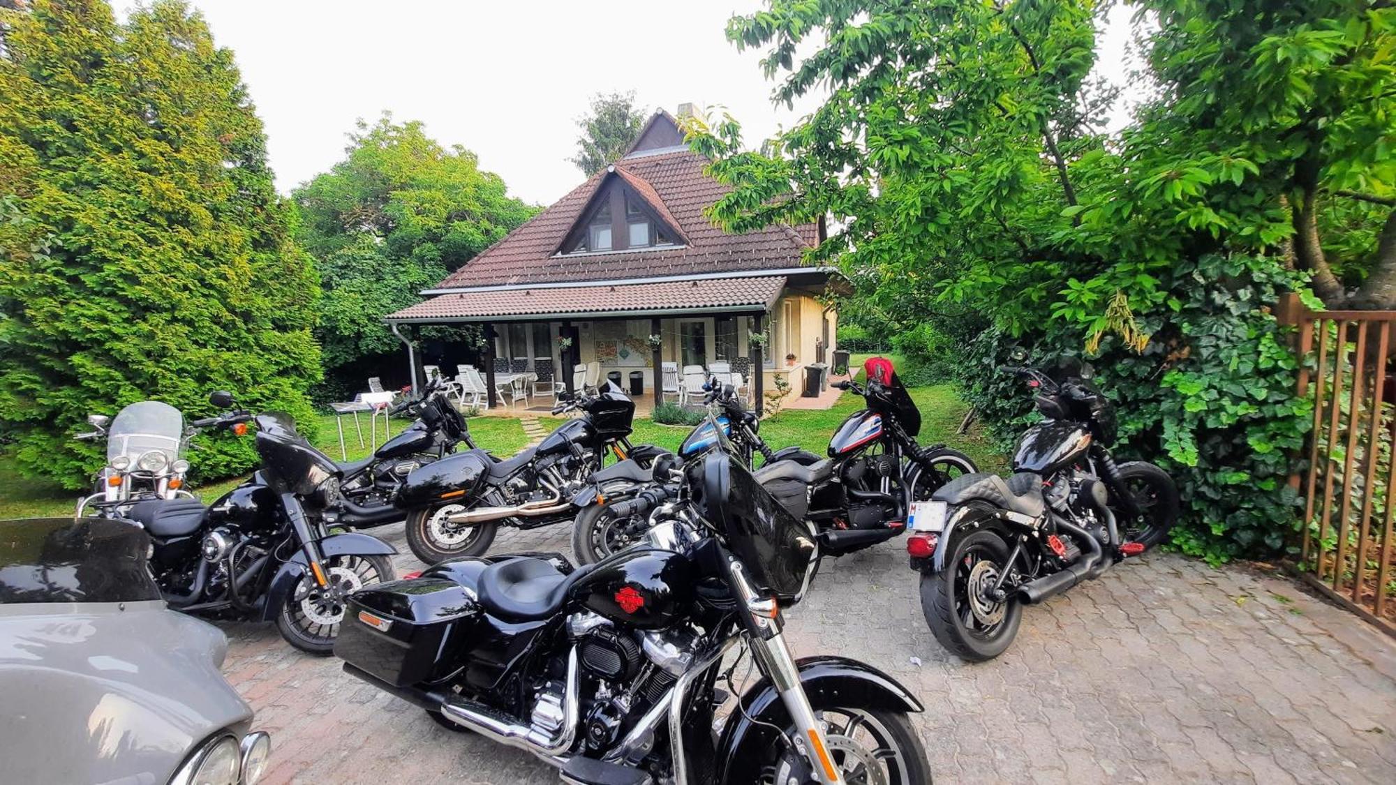 Biker Holiday Home Balatonakarattya Exterior photo